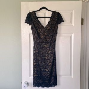 Black lace Laundy by Shelli Segal mini dress size 6